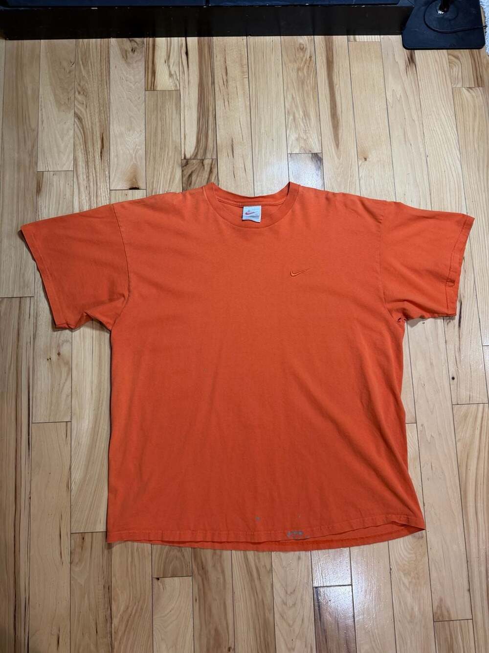 Vintage 90s Orange Nike White Tag Embroidered Swoosh Tee - Picture 1 of 8